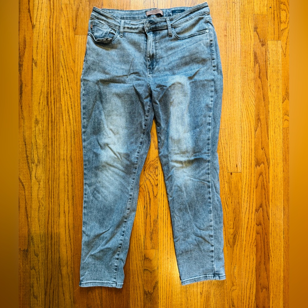 Judy Blue Light Gray Acid-wash Slim Straight Jeans
